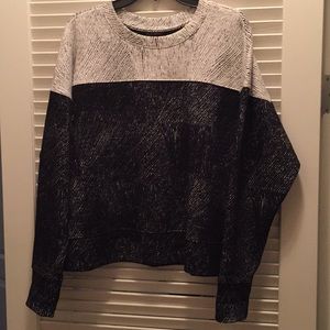 Banana Republic B/W heavyweight LS top